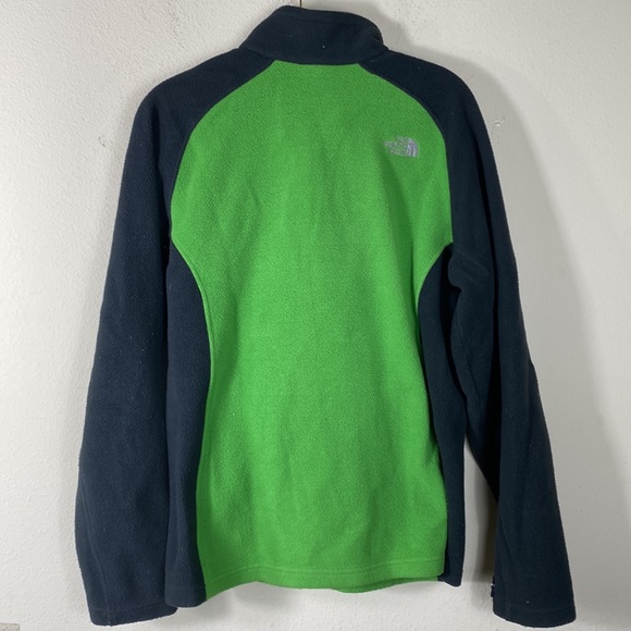 The North Face Fleece Jacket. Size M ( 18-20) - Picture 2 of 4